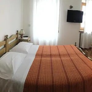 Ajarnola Locazioni Turist Hotel